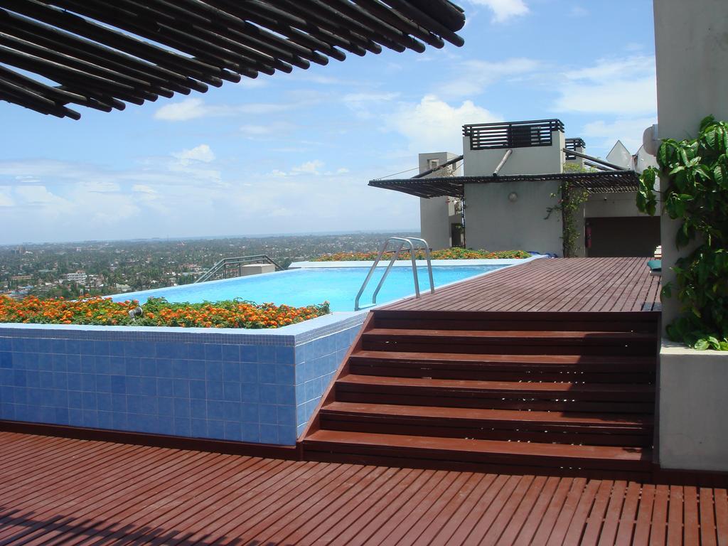Blue Pearl Hotel & Apartments Dar es Salaam Buitenkant foto